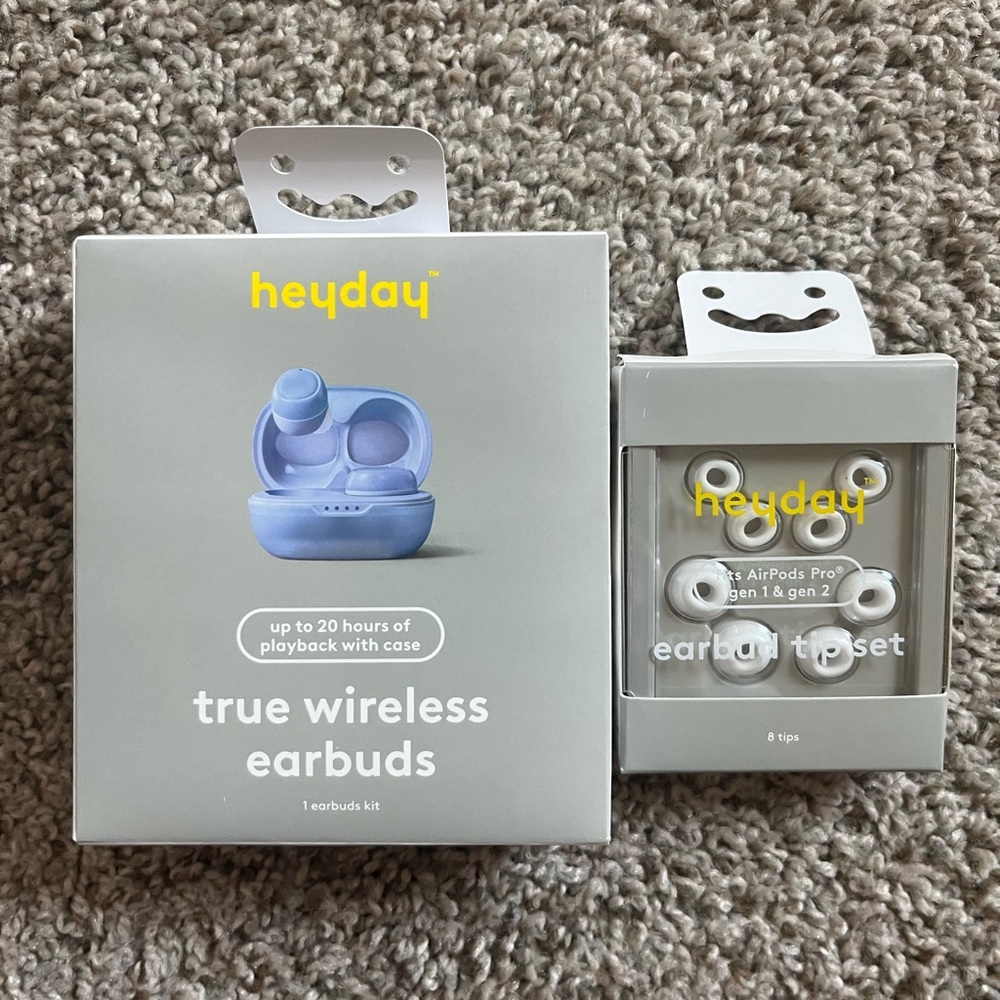 Heyday Blue Wireless Earbuds with White Tip Set